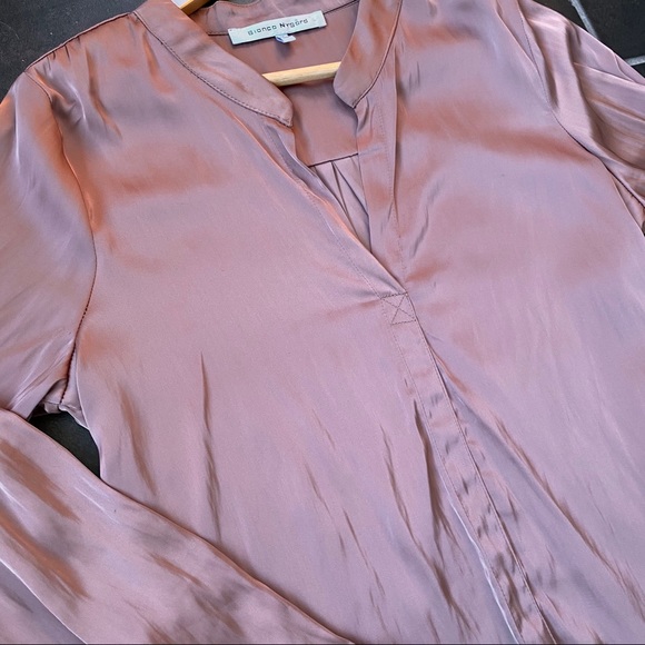NWT Gorgeous bronze silky blouse - Picture 4 of 6